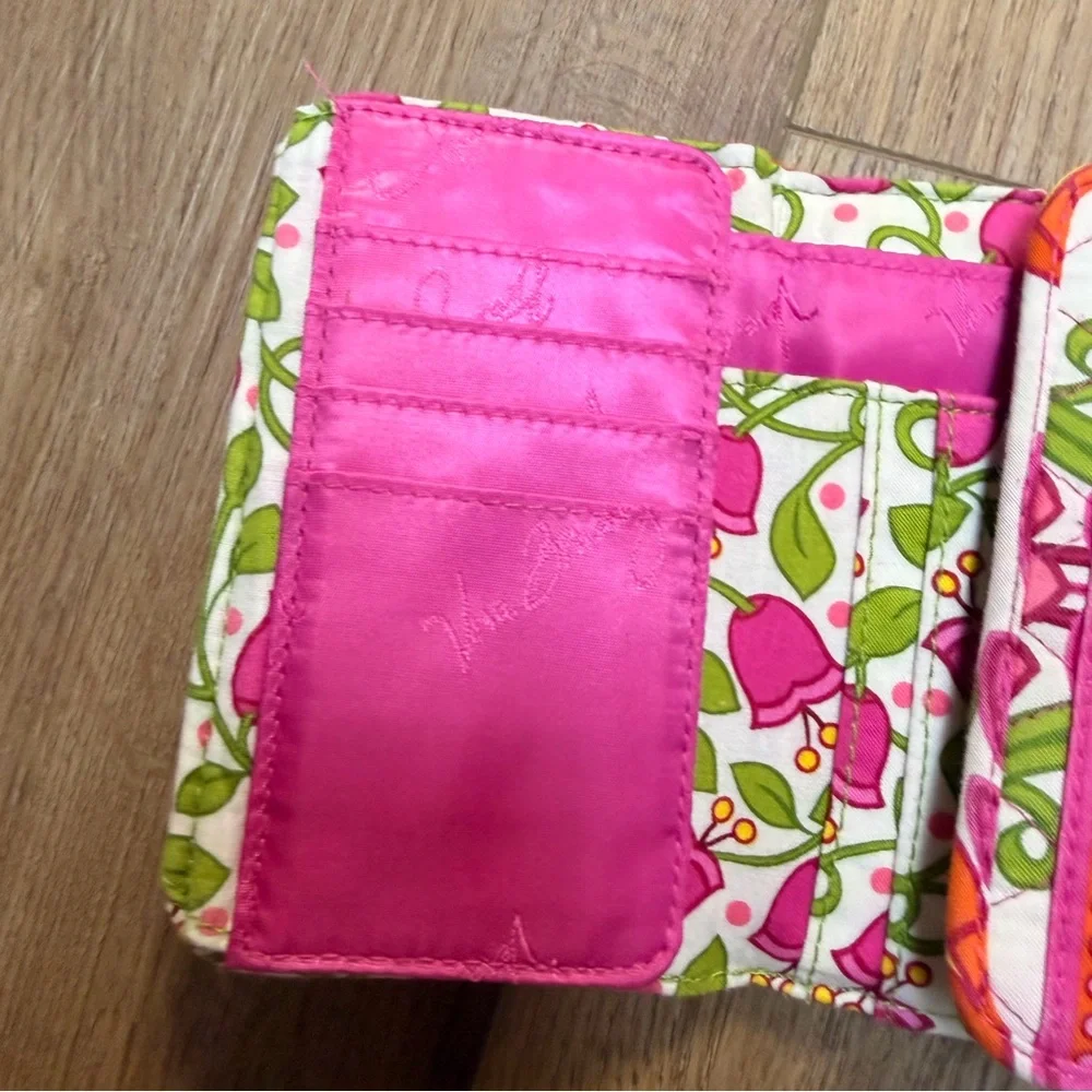 Vera Bradley Lilli Bell Euro Wallet Trifold Clutch Retired Pink Floral Quilted - Picture 4 of 10